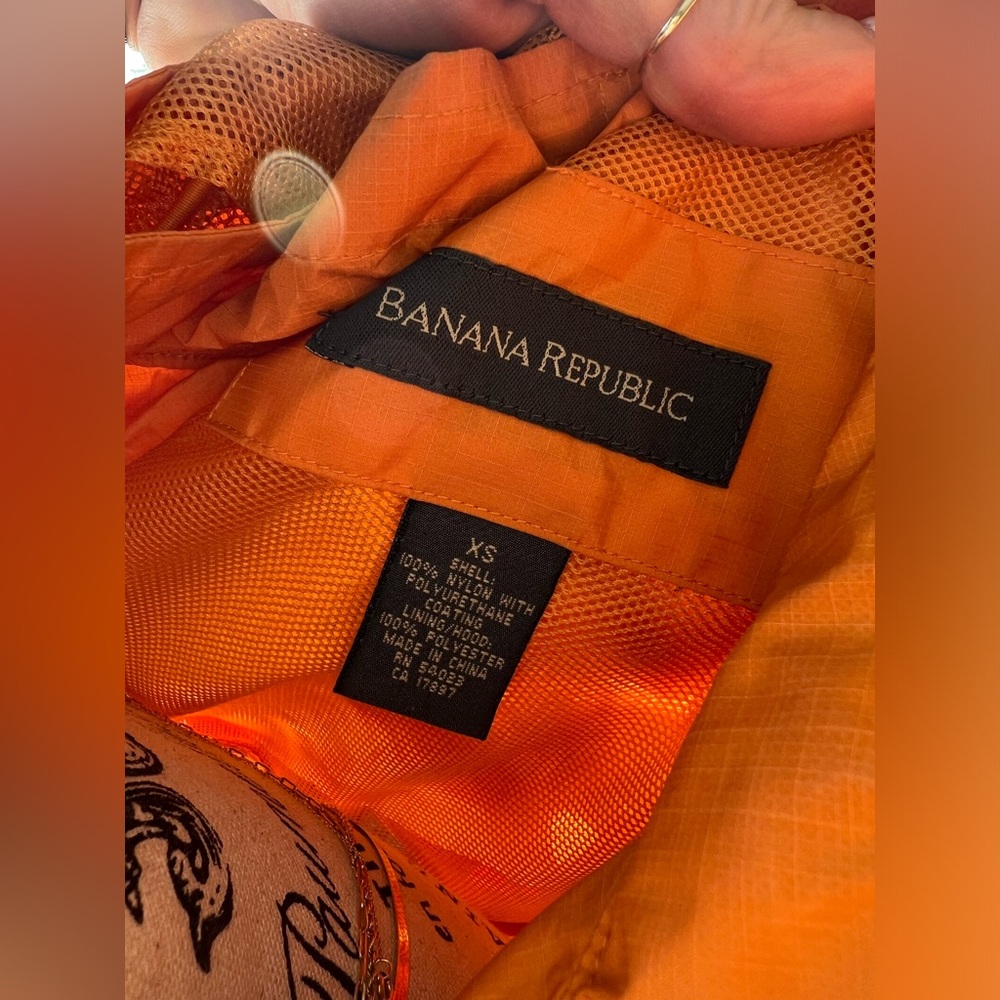 Banana Republic Waterproof Vest - Picture 6 of 12